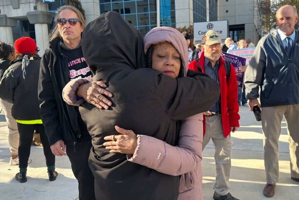 Sonya Massey’s mother, Donna Massey, hugs a supporter outside the Peoria County Courthouse in Peoria, Ill., Wednesday, October 29, 2025. (AP Photo/John O’Connor)