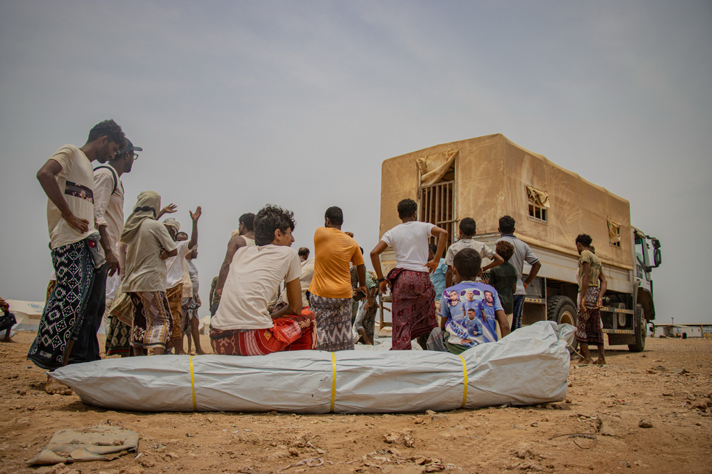 This photo released by the International Organization for Migration (IOM) shows displaced Yemenis at the Markazi site in Obock, Djibouti, after they crossed the Bab el-Mandeb Strait from Yemen, Tuesday, Sept. 15, 2026. (Mylaèle Negga/IOM via AP)