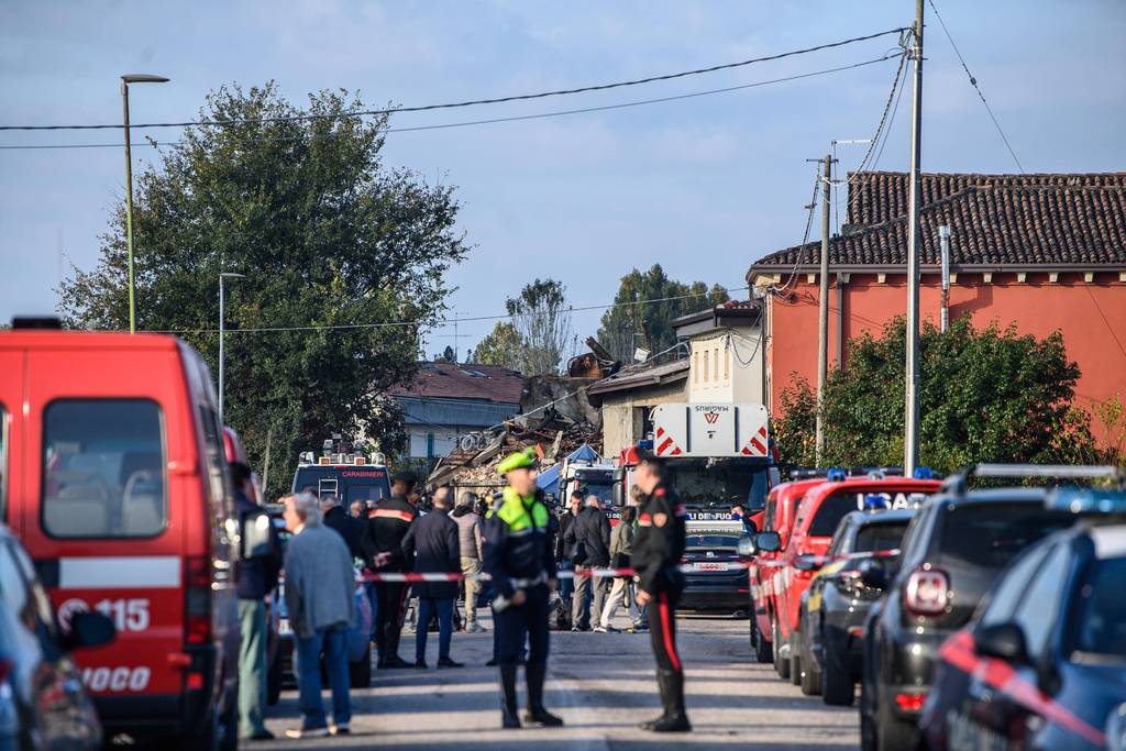 Police cordon off the scene of an explosion in the town of Castel d’Azzano, 10 km (six miles) southwest Verona, Italy, Tuesday, Oct. 14, 2025. (Claudio Furlan/LaPresse via AP)