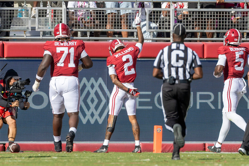 Alabama wide receiver Ryan Williams (2) celebrates after his touchdown catch against Vanderbilt during the first half of an NCAA college football game, Saturday, Oct. 4, 2025, in Tuscaloosa, Ala. (AP Photo/Vasha Hunt)