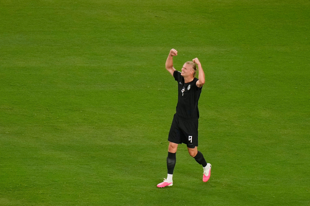 Norway's Erling Haaland (9) celebrates after scoring his side's third goal during the World Cup Group I soccer match between Norway and Senegal in East Rutherford, N.J., near New York, Monday, June 22, 2026. (AP Photo/Seth Wenig)
