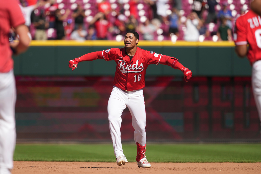 Cincinnati Reds' Noelvi Marte celebrates after hitting a walkoff two-run single in the ninth inning of a baseball game against the Toronto Blue Jays, Monday, Sept. 1, 2025, in Cincinnati. (AP Photo/Kareem Elgazzar)