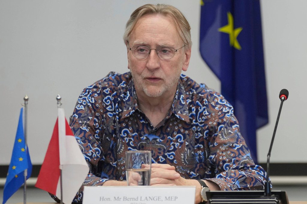 FILE - Chairman of European Parliament's Committee on International Trade (INTA) Bernd Lange attends a news conference in Jakarta, Indonesia, Wednesday, April 16, 2025. (AP Photo/Tatan Syuflana, File)