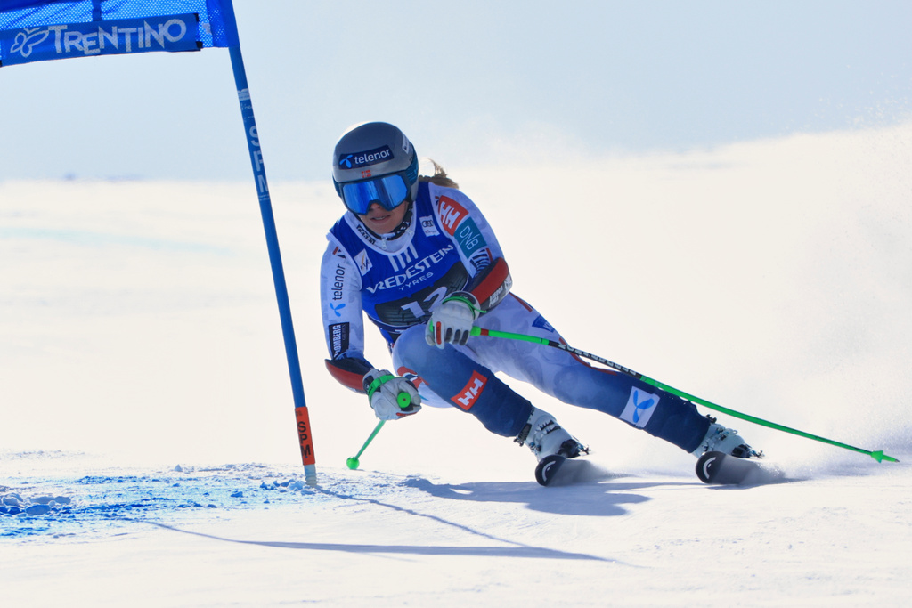 Norway's Kajsa Vickhoff Lie speeds down the course during an alpine ski, women's World Cup super-G, in Val di Fassa, Italy, Sunday, March 8, 2026. (AP Photo/Luciano Bisi)