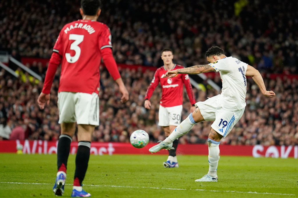 Leeds' Noah Okafor scores during the Premiier League soccer match between Manchester United and Leeds in Manchester, England, Monday, April 13, 2026. (AP Photo/Dave Thompson)