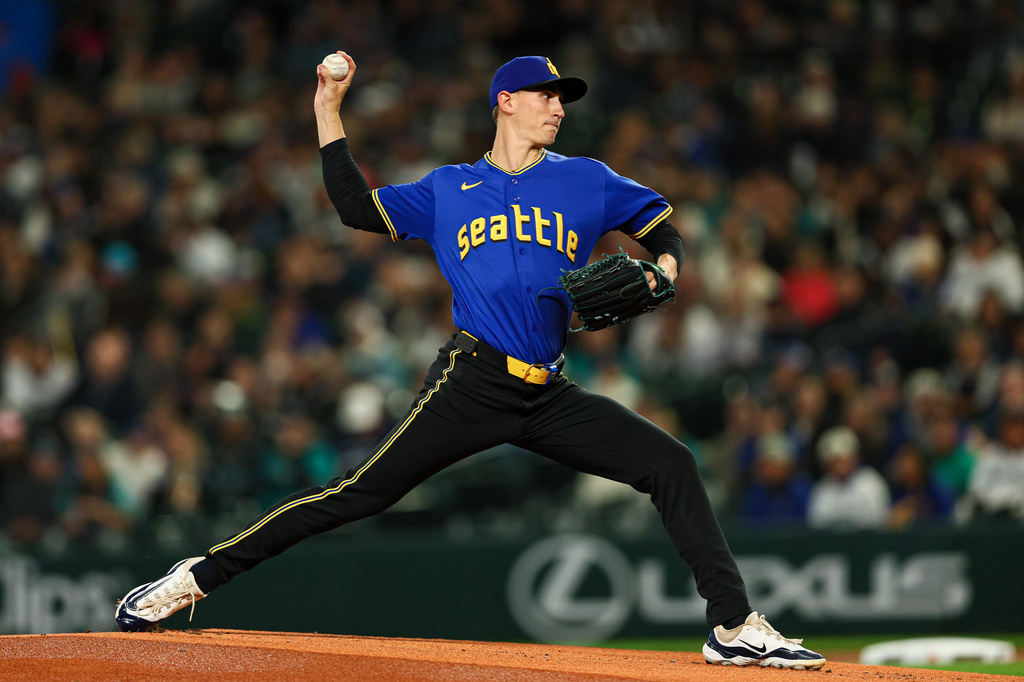 Seattle Mariners pitcher George Kirby throws against the Arizona Diamondbacks during the first inning of a baseball game Friday, May 29, 2026, in Seattle. (AP Photo/Caean Couto)