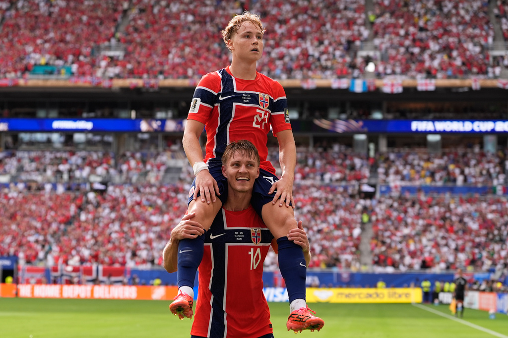 Andreas Schjelderup (21) celebrates scoring their first goal the World Cup quarterfinal soccer match between Norway and England in Miami Gardens, Fla., Saturday, July 11, 2026. (AP Photo/George Walker IV)