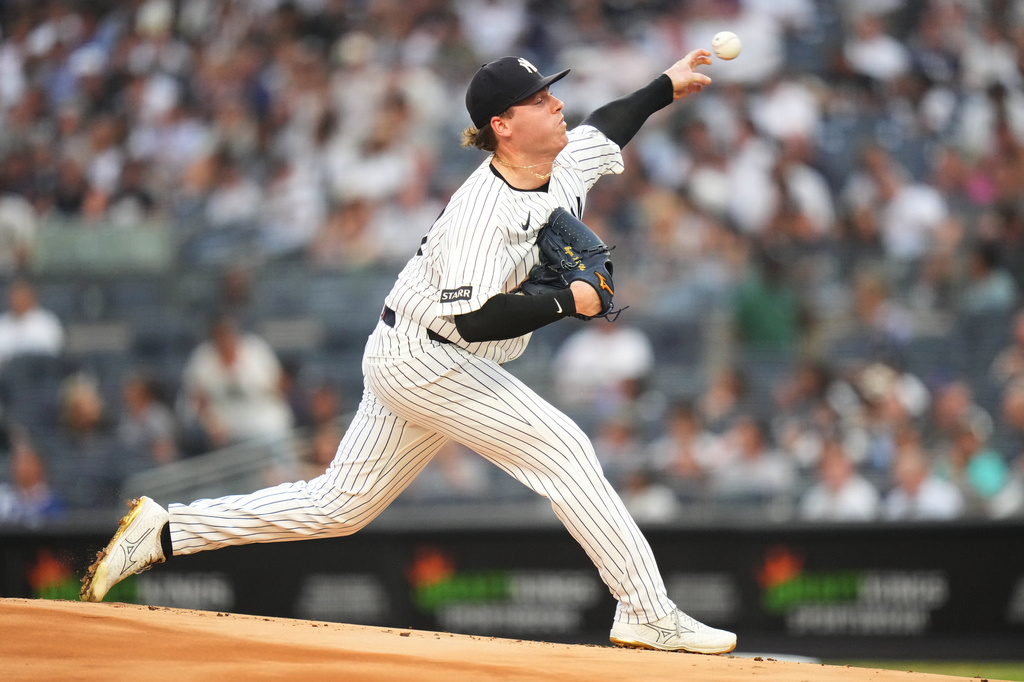 New York Yankees' Ryan Weathers pitches during the first inning of a baseball game against the Seattle Mariners Tuesday, Aug. 11, 2026, in New York. (AP Photo/Frank Franklin II)