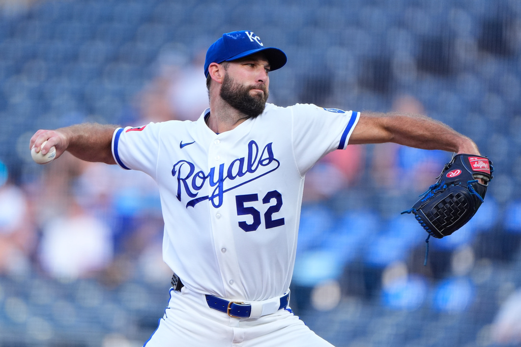 Kansas City Royals starting pitcher Michael Wacha throws during the first inning of a baseball game against the Athletics, Monday, Aug. 17, 2026, in Kansas City, Mo. (AP Photo/Charlie Riedel)