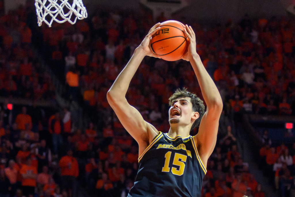 Aday Mara goes up to the basket during the second half of an NCAA college basketball game against Illinois, Friday, Feb. 27, 2026, in Champaign, Ill. (AP Photo/Craig Pessman)