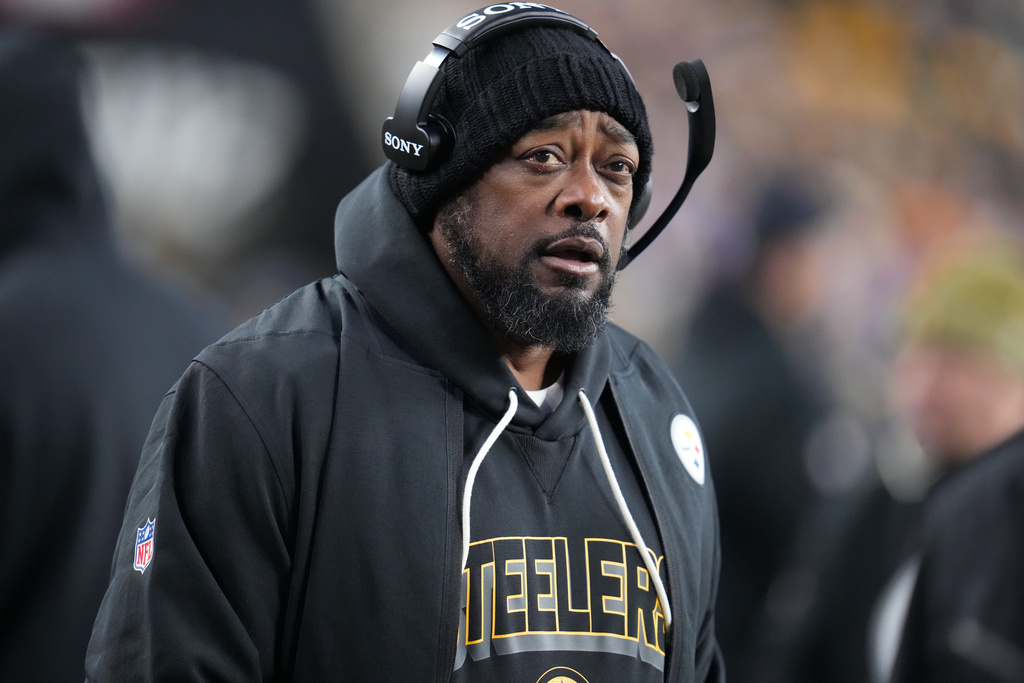 Pittsburgh Steelers head coach Mike Tomlin stands on the sideline during the first half of an NFL football game against the Buffalo Bills Sunday, Nov. 30, 2025, in Pittsburgh. (AP Photo/Gene J. Puskar)