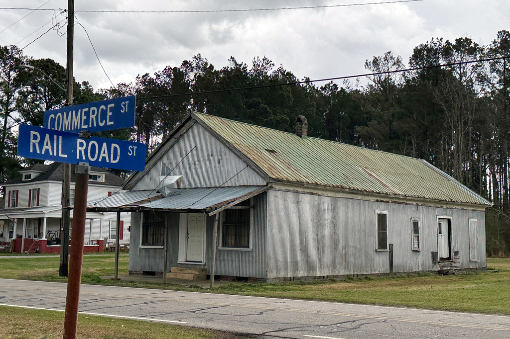 Commerce Street, in the small rural community of Powellsville, N.C., in the majority Black Bertie County, seen in this March 12, 2026, photo, leads to the one downtown stoplight in Powellsville, N.C. Towns like this in eastern North Carolina add up at election time, and rural Black voters especially are critical to election outcomes in the state. (AP Photo/Bill Barrow)