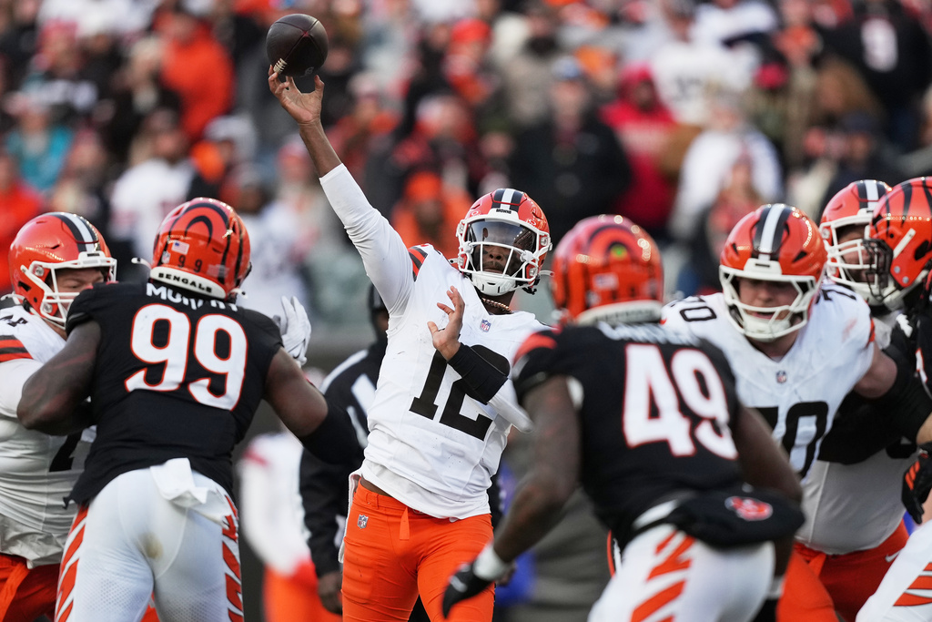 Cleveland Browns quarterback Shedeur Sanders (12) passes against the Cincinnati Bengals during the second half of an NFL football game, Sunday, Jan. 4, 2026, in Cincinnati. (AP Photo/Joshua A. Bickel)