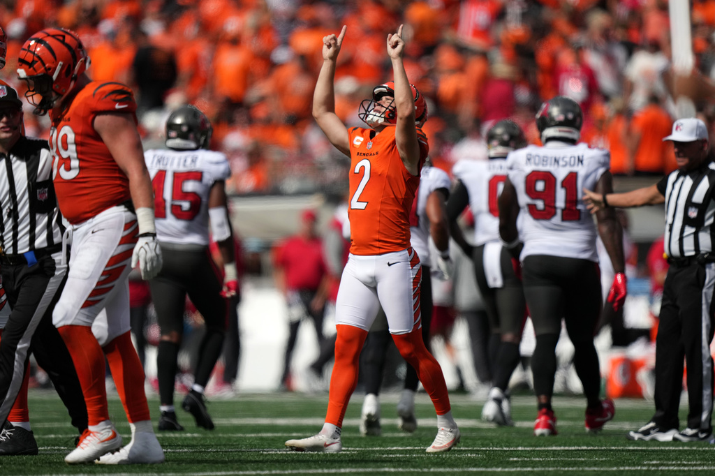 Cincinnati Bengals kicker Evan McPherson (2) celebrates after making a 32-yard field goal against the Tampa Bay Buccaneers in the second half of an NFL football game Sunday, Sept. 13, 2026, in Cincinnati. (AP Photo/Joshua A. Bickel)