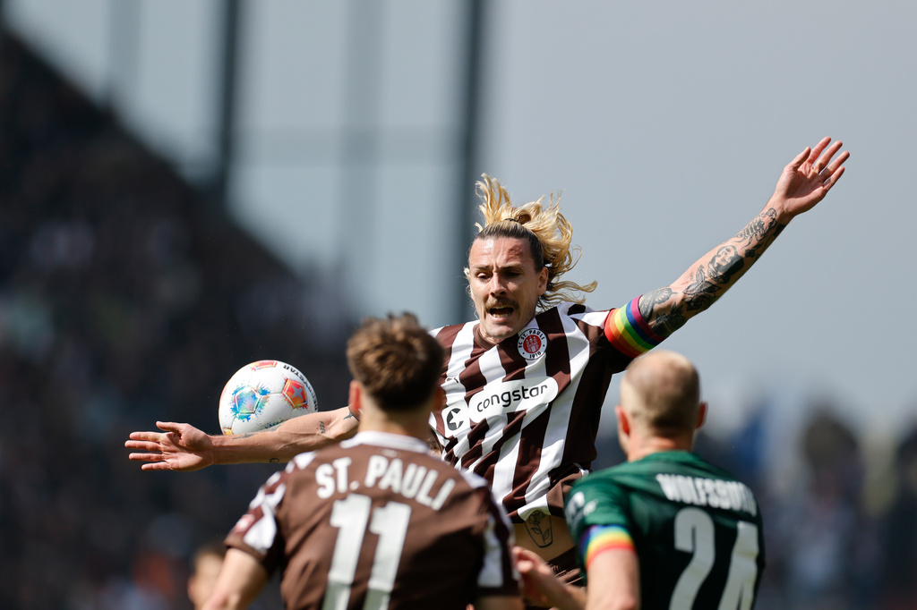 St. Pauli's Jackson Irvine in action during the German Bundesliga soccer match between FC St. Pauli and VfL Wolfsburg in Hamburg, Germany, Saturday, May 16, 2026. (Christian Charisius/dpa via AP)