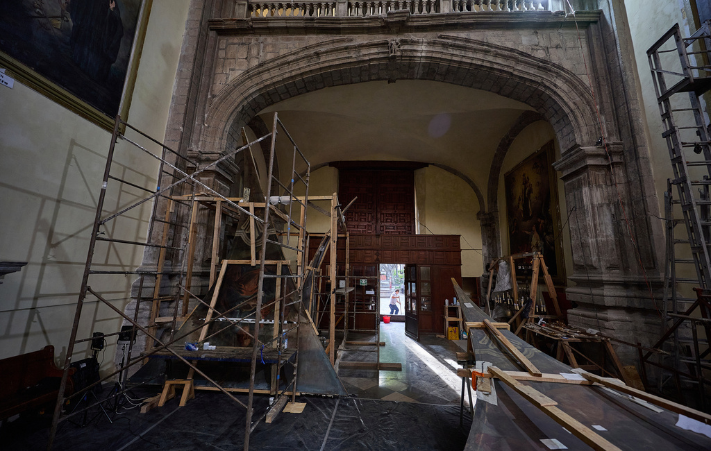 Repairs continue inside San Juan de Dios church in Mexico City, Friday, Sept. 19, 2025. The church withstood the 8.0 earthquake of 1985, however, its structure was severely damaged in 2017 and it was forced to shut down and reopened in late 2024 after most of its restoration was completed. (AP Photo/Ginnette Riquelme)