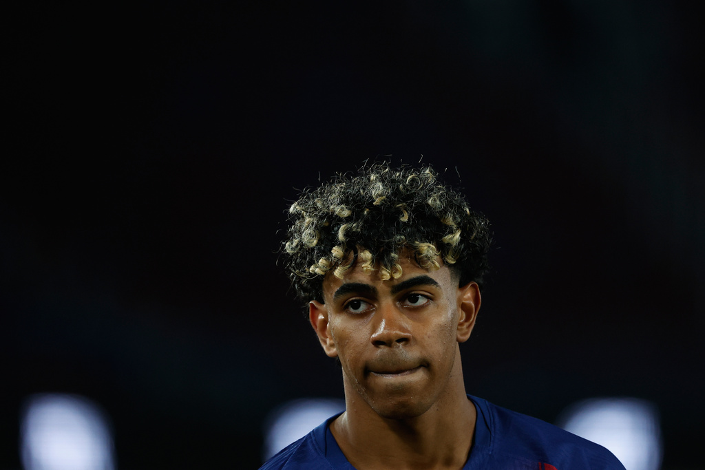 Barcelona's Lamine Yamal reacts during the Copa del Rey semifinal second leg soccer match between Barcelona and Atletico Madrid in Barcelona, Spain, Tuesday, March 3, 2026. (AP Photo/Joan Monfort)