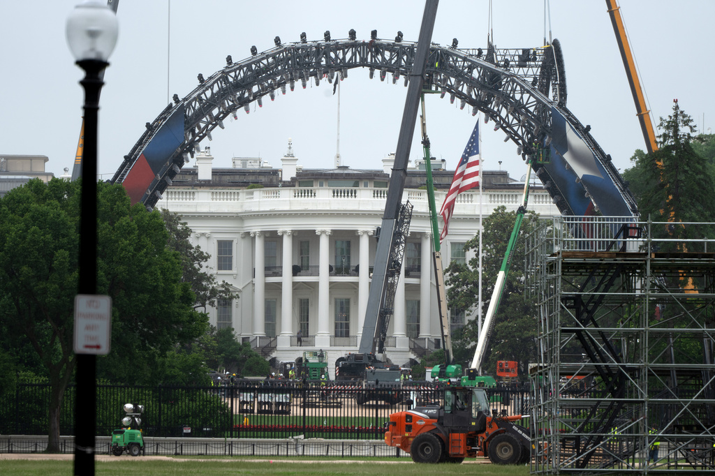 Equipment is seen being placed on the South Lawn of the White House, Tuesday, May 26, 2026, in Washington for a future UFC mixed martial arts fight to be held on June 14 as part of America 250 celebrations. (AP Photo/Mark Schiefelbein)