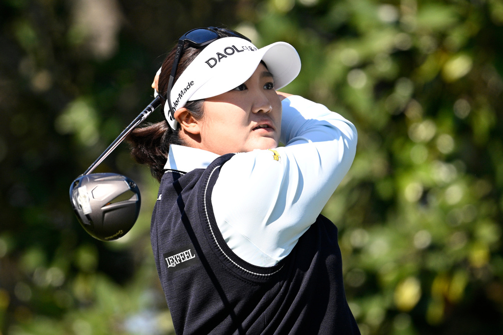 Haeran Ryu of South Korea, tees off on the first hole during the first round of the Tournament of Champions LPGA golf tournament, Thursday, Jan. 29, 2026, in Orlando, Fla. (AP Photo/Phelan M. Ebenhack)