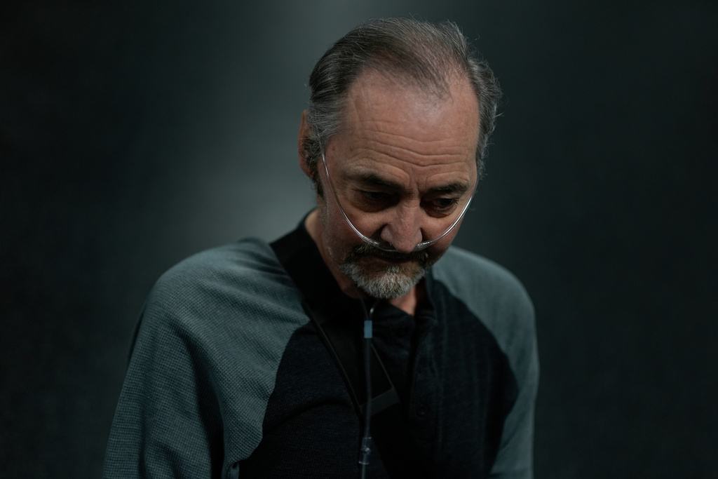 Roger James, a former coal miner and black lung patient, uses supplemental oxygen to breathe during a visit to the New River Health Association Black Lung Clinic, Sept. 24, 2025, in Oak Hill, W.Va. (AP Photo/Carolyn Kaster)