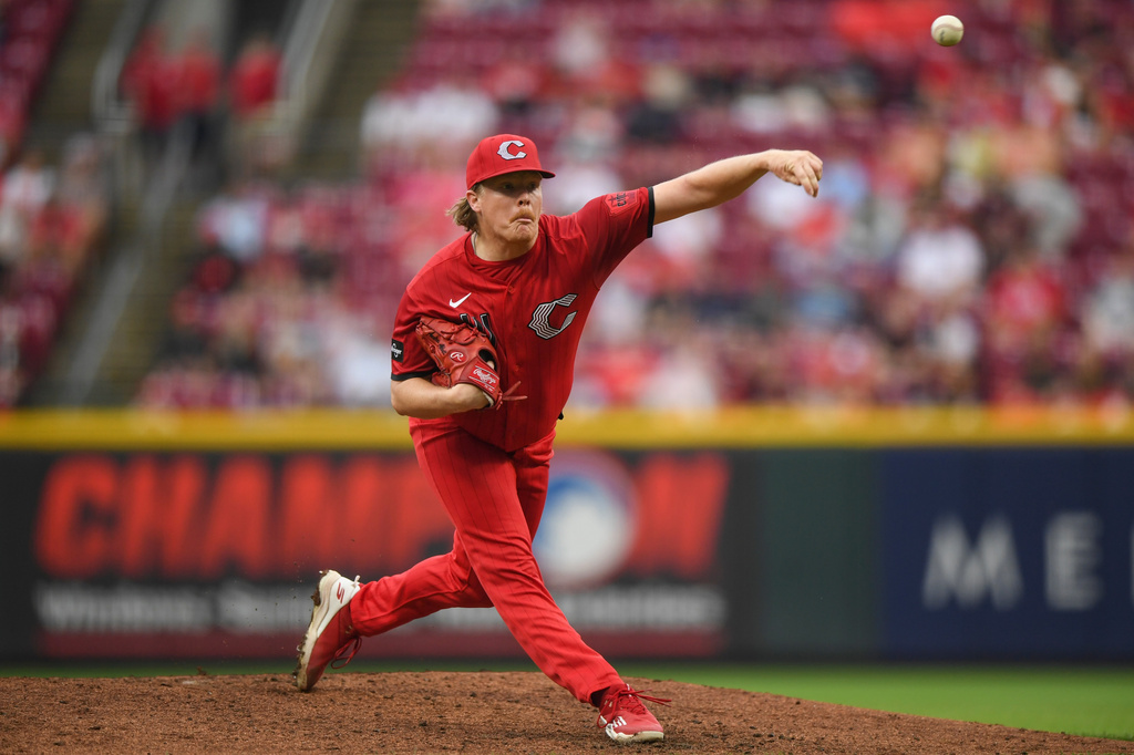 Cincinnati Reds' Andrew Abbott pitches during the second inning of a baseball game against the Pittsburgh Pirates in Cincinnati, Saturday, Aug. 1, 2026. (AP Photo/Tanner Pearson)