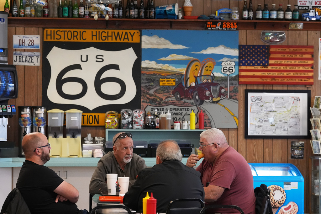 Customers at Cozy Dog Drive In have lunch in Springfield, Ill., Thursday, Nov. 20, 2025. (AP Photo/Jeff Roberson)