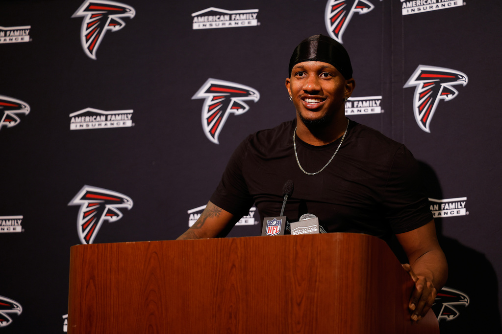 Atlanta Falcons quarterback Michael Penix Jr. speaks to reporters after an NFL football game against the San Francisco 49ers, Sunday, Oct. 19, 2025, in Santa Clara, Calif. (AP Photo/Kelley L Cox)