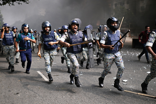 Police disperse protesters outside Bangladesh's national parliament complex in Dhaka, Bangladesh, Friday, Oct. 17, 2025. (AP Photo/Mahmud Hossain Opu) Police disperse protesters outside Bangladesh's national parliament complex in Dhaka, Bangladesh, Friday, Oct. 17, 2025. (AP Photo/Mahmud Hossain Opu)