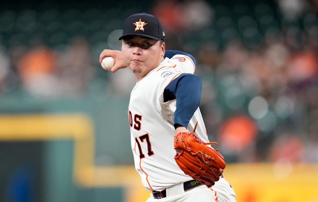 Houston Astros starting pitcher Kai-Wei Teng delivers to Pittsburgh Pirates' Spencer Horwitz during the first inning of a baseball game, Thursday, June 4, 2026, in Houston. (AP Photo/Karen Warren)