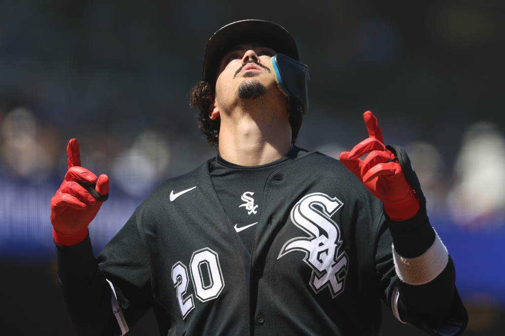 Chicago White Sox's Miguel Vargas rounds the bases after hitting a home run during the seventh inning of a baseball game against the San Francisco Giants in San Francisco, Sunday, May 24, 2026. (AP Photo/Jed Jacobsohn)