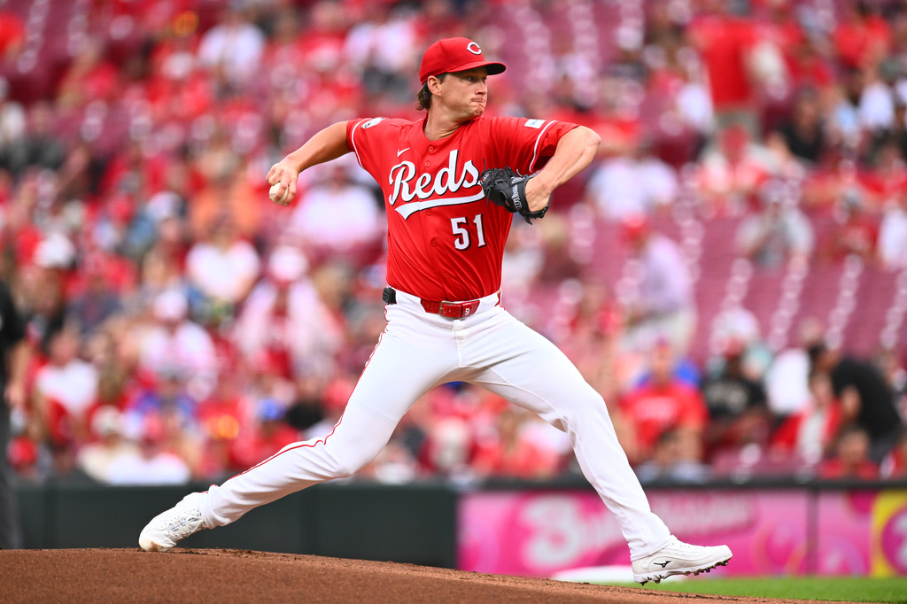 Cincinnati Reds pitcher Brady Singer throws during the first inning of a baseball game against the New York Mets in Cincinnati, Tuesday, June 16, 2026. (AP Photo/Ben Jackson)