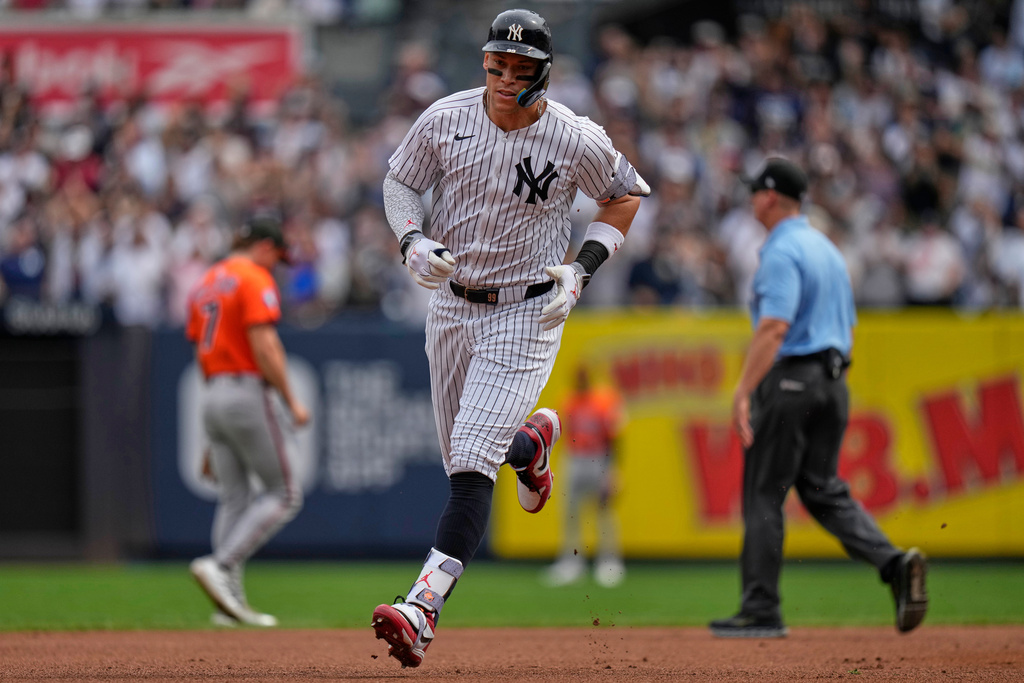 New York Yankees' Cam Schlittler pitches during the second inning of a baseball game against the Baltimore Orioles Saturday, Sept. 27, 2025, in New York. (AP Photo/Frank Franklin II)