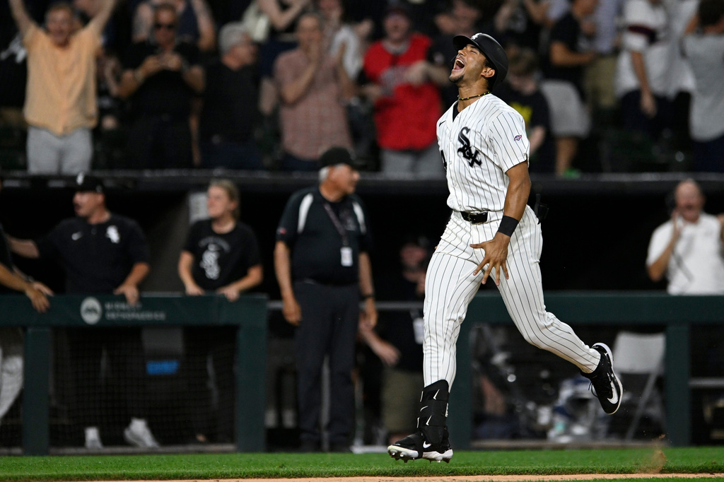 Chicago White Sox's Braden Montgomery celebrates after hitting a walk-off two-run home in the 10th inning of a baseball game against the Atlanta Braves in Chicago, Tuesday, June 9, 2026. (AP Photo/Paul Beaty)