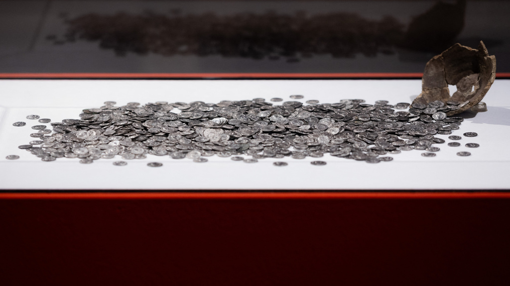 Roman coins are on display at the LVR State Museum in Bonn, Germany, Tuesday Sept. 22, 2026. (Rolf Vennenbernd/dpa via AP)