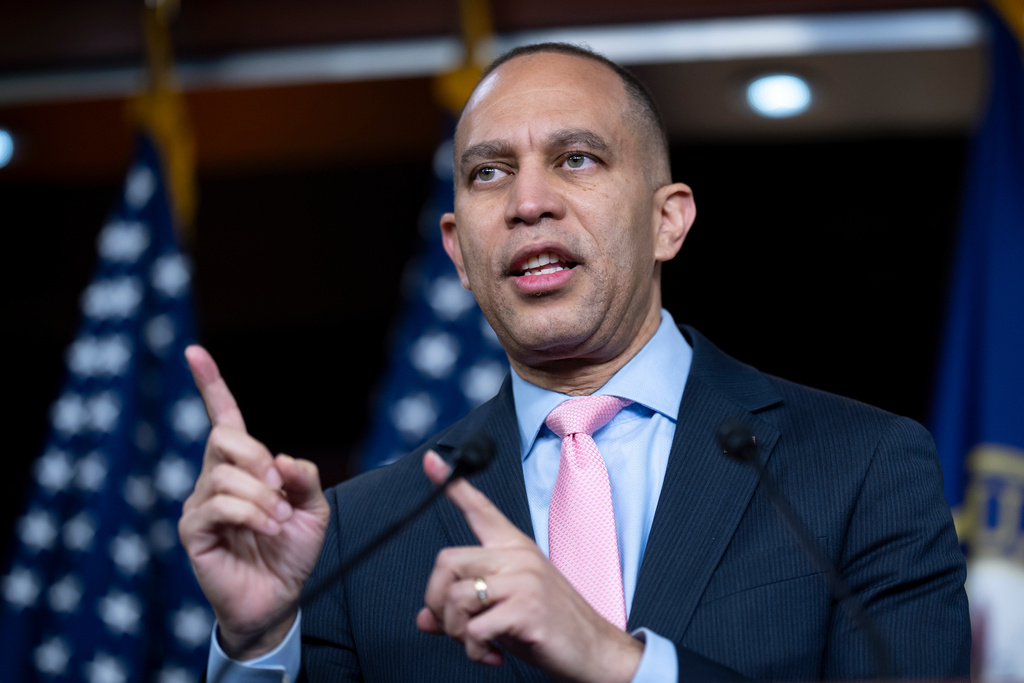 House Minority Leader Hakeem Jeffries, D-N.Y., speaks to reporters about Venezuela, the ICE shooting in Minneapolis, and affordability ahead of a vote in the House to extend the Obamacare subsidies for three years, at the Capitol in Washington, Thursday, Jan. 8, 2026. (AP Photo/J. Scott Applewhite)