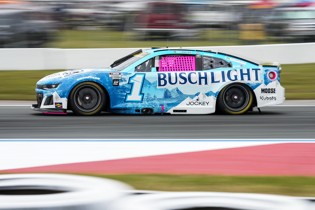Ross Chastain steers through Turn 5 during a NASCAR Cup Series auto race at Charlotte Motor Speedway, Sunday, Oct. 5, 2025, in Concord, N.C. (AP Photo/Matt Kelley)