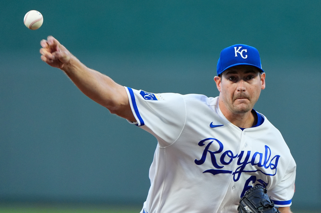 Kansas City Royals starting pitcher Seth Lugo throws during the first inning of a baseball game against the Chicago White Sox, Wednesday, Sept. 23, 2026, in Kansas City, Mo. (AP Photo/Charlie Riedel)