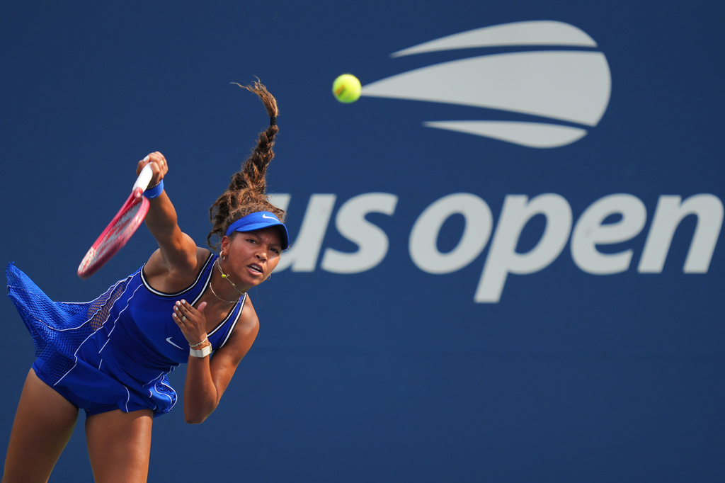 Thea Frodin, of the United States, serves the ball to Elena Rybakina, of Kazakhstan, during the first round of the U.S. Open tennis championships Tuesday, Sept. 1, 2026, in New York. (AP Photo/Kirsty Wigglesworth)