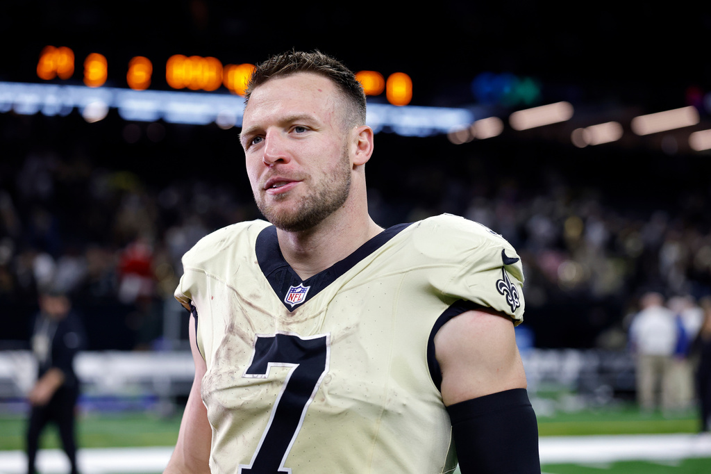 FILE - New Orleans Saints quarterback Taysom Hill (7) reacts after an NFL football game against the New York Jets, Sunday, Dec. 21, 2025, in New Orleans. (AP Photo/Tyler Kaufman, File)