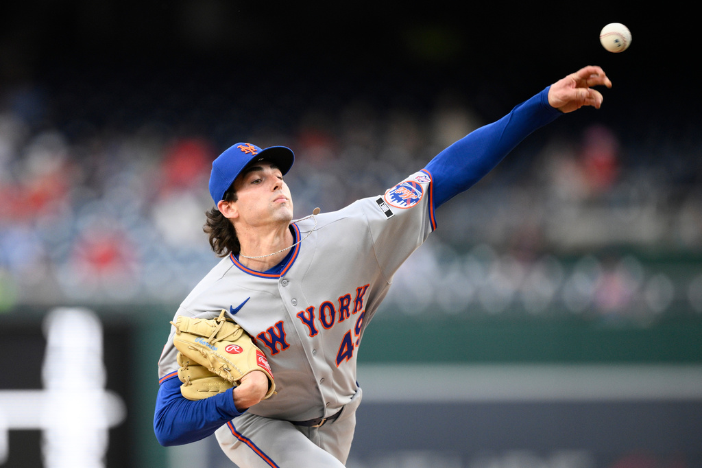 New York Mets pitcher Zach Thornton throws during the first inning of a baseball game against the Washington Nationals, Wednesday, May 20, 2026, in Washington. (AP Photo/Nick Wass)