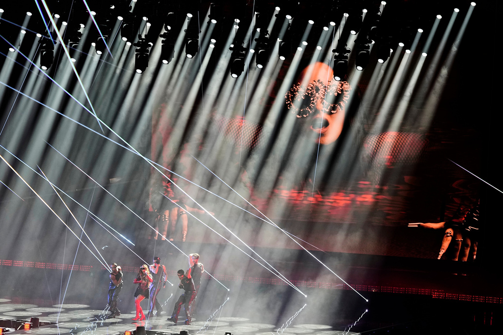 Felicia from Sweden performs the song "My System" during the dress rehearsal for the Grand Final of the 70th Eurovision Song Contest in Vienna, Austria, Friday, May 15, 2026. (AP Photo/Martin Meissner)