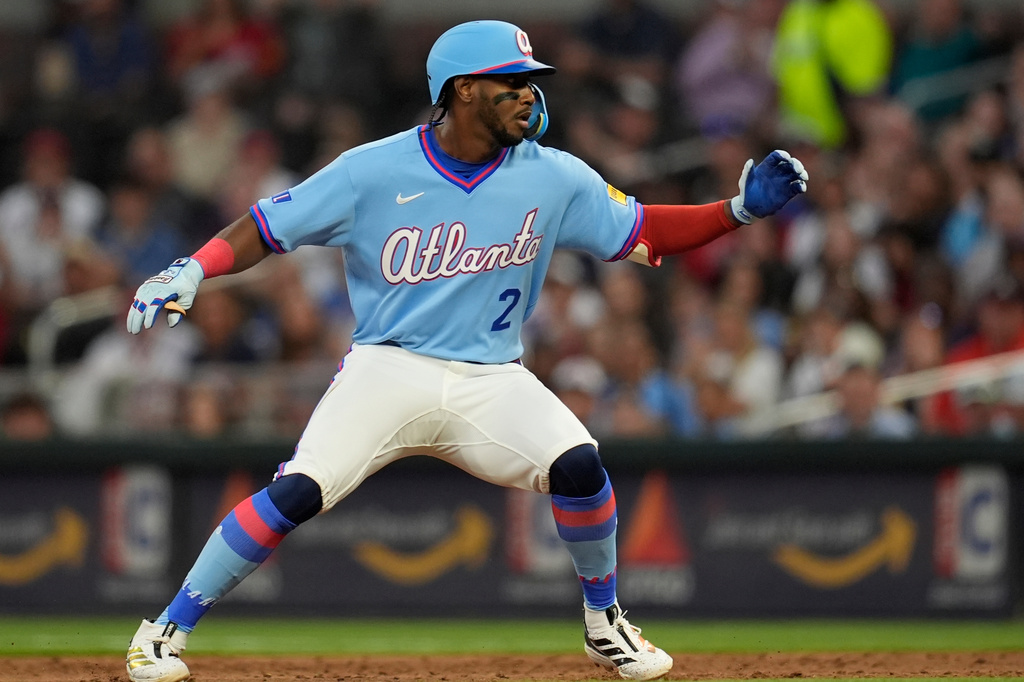 Atlanta Braves' Jorge Mateo (2) runs after hitting an RBIsingle in the second inning of a baseball game against the Cleveland Guardians, Sunday, April 12, 2026, in Atlanta. (AP Photo/Mike Stewart)