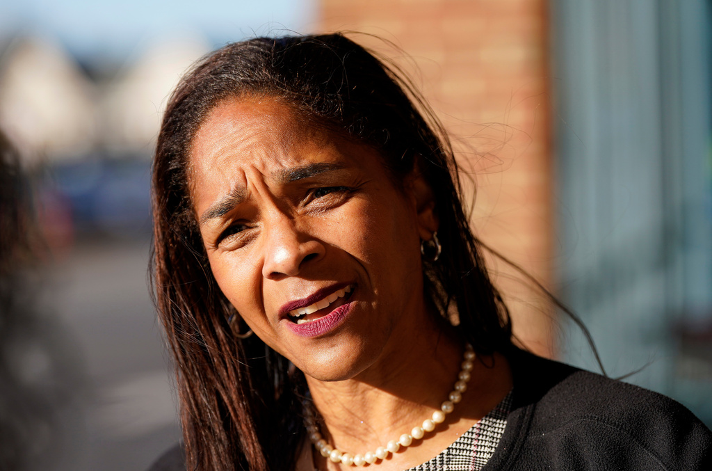 Virginia House of Delegates, Del.-elect, Nicole Cole, speaks with constituents Thursday, Nov. 13, 2025, in Fredericksburg, Va. (Steve Helber)