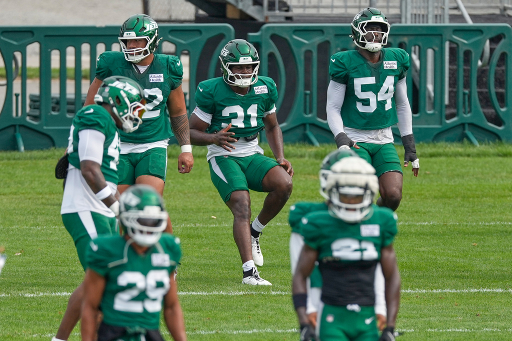 New York Jets' David Bailey (31) participates during a joint practice with the Tampa Bay Buccaneers at an NFL football training camp in Florham Park, N.J., Tuesday, Aug. 11, 2026. (AP Photo/Seth Wenig)