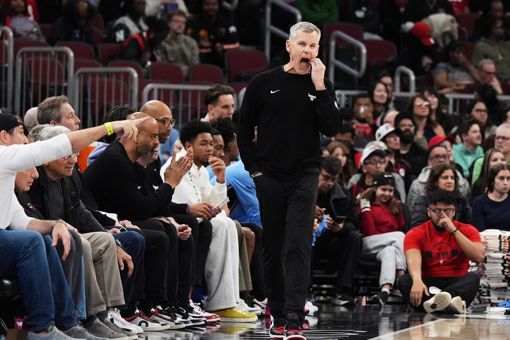 Chicago Bulls head coach Billy Donovan reacts as he watches his team during the first half of an NBA basketball game against the Phoenix Suns, in Chicago, Sunday, April 5, 2026. (AP Photo/Nam Y. Huh)