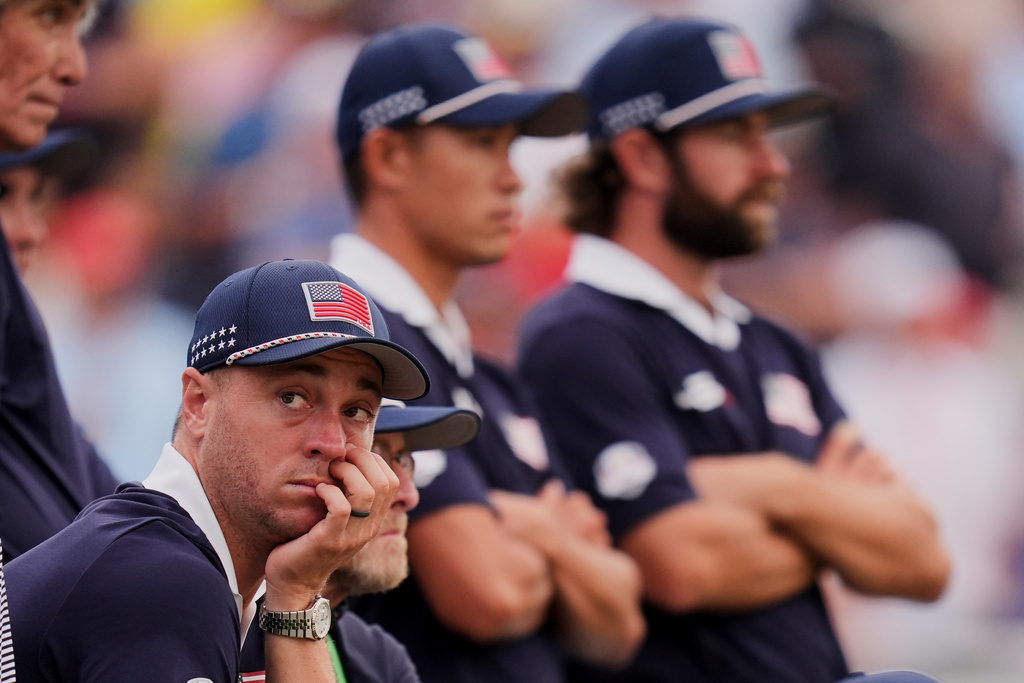 CORRECTS ID TO JUSTIN THOMAS NOT, JUSTIN ROSE - United States' Justin Thomas watches on the 18th hole at Bethpage Black golf course during the Ryder Cup golf tournament, Saturday, Sept. 27, 2025, in Farmingdale, N.Y. (AP Photo/Seth Wenig)