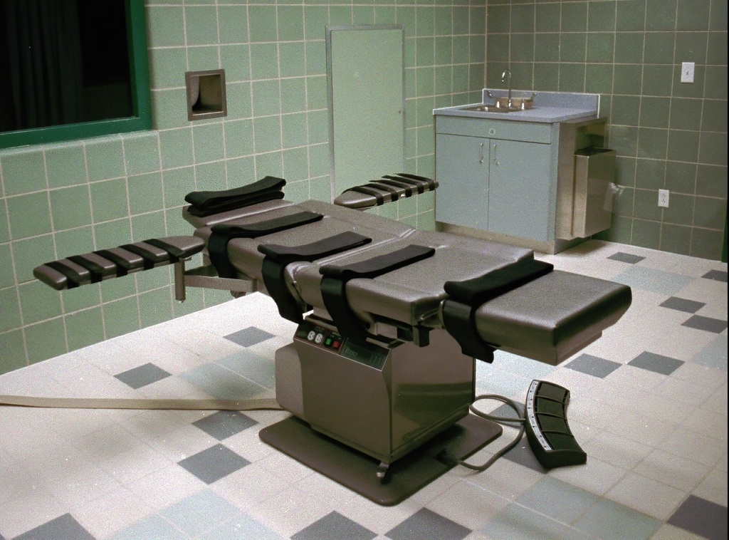 FILE - FILE - The interior of the execution chamber in the U.S. Penitentiary in Terre Haute, Ind., March 22, 1995. (AP Photo/Chuck Robinson, File)