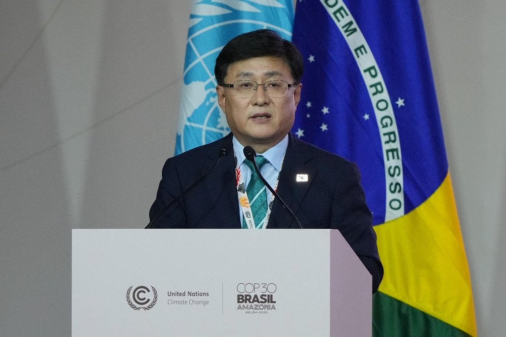 Kim Sung-hwan, minister of climate, energy and environment for South Korea, speaks during a plenary session at the COP30 U.N. Climate Summit, Monday, Nov. 17, 2025, in Belem, Brazil. (AP Photo/Fernando Llano)