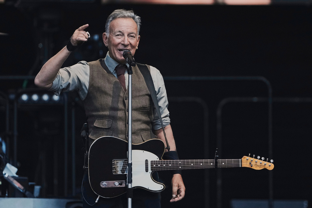 Music Review: Bruce Springsteen takes seven 'Lost Albums' off the shelf for  a new box set - Daily Sitka Sentinel