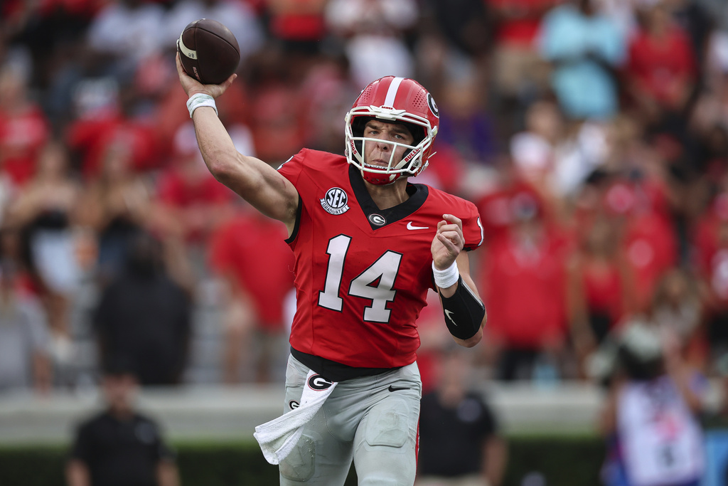 Georgia quarterback Gunner Stockton throws a pass during the second half of an NCAA college football game against Austin Peay, Saturday, Sept. 6, 2025, in Athens, Ga. (AP Photo/Colin Hubbard)